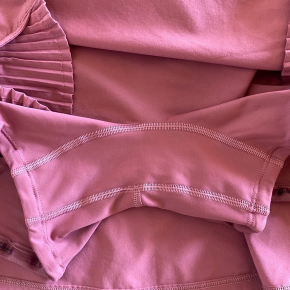 SOLD Lululemon Play Off The Pleats Skirt in Cherry Tint Size 4 - Picture 7 of 8